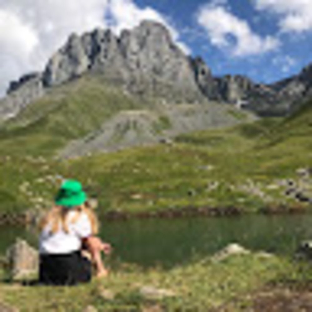 Meet your Posher, Ana